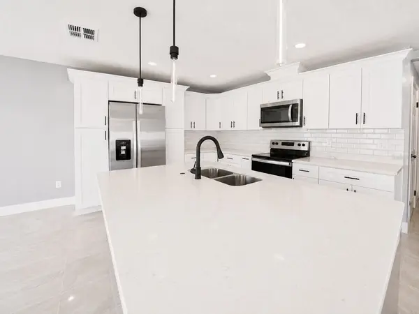 3704 SMITH TREE ST, Tampa, FL 33619