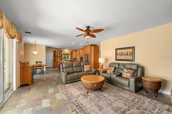 6915 215TH ST E, Bradenton, FL 34211