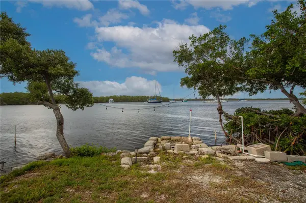 3312 W SHELL POINT RD, Ruskin, FL 33570