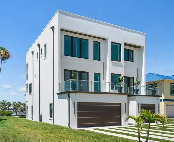 16047 REDINGTON DR, Redington Beach, FL 33708