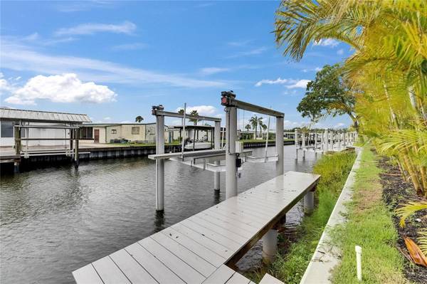 6528 SIMONE SHORES CIR, Apollo Beach, FL 33572