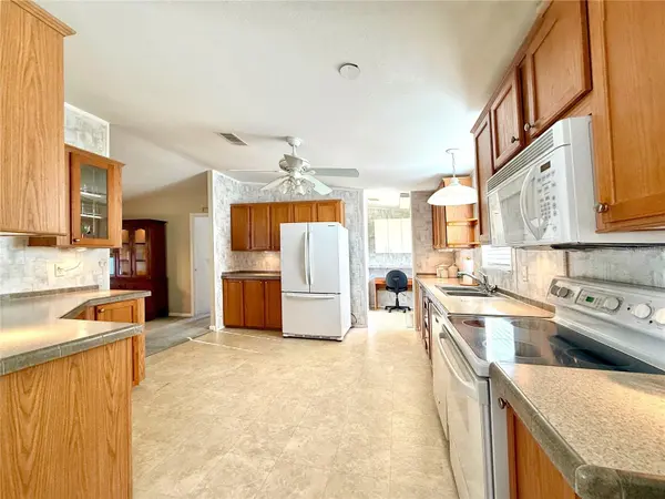 250 S PORT ROYAL LN, Apollo Beach, FL 33572