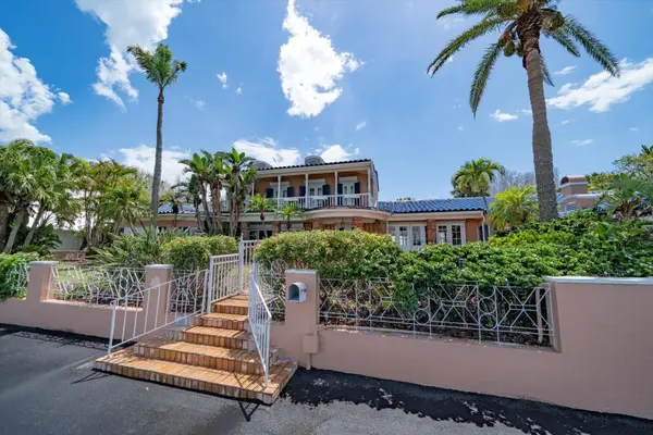 1114 MANDALAY PT, Clearwater Beach, FL 33767