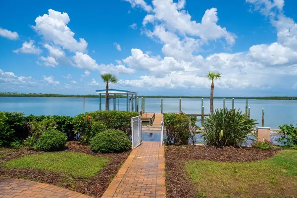 1114 MANDALAY PT, Clearwater Beach, FL 33767