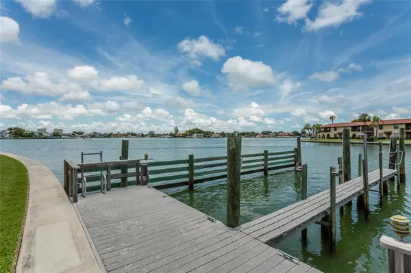 505 SANDY HOOK RD #505, Treasure Island, FL 33706