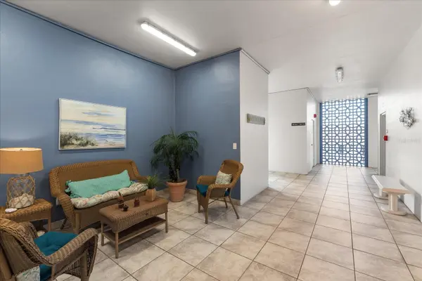 139 BLUFF VIEW DR #405, Belleair Bluffs, FL 33770