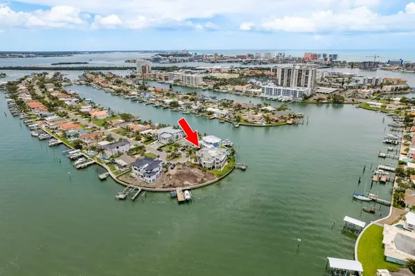 442 MIDWAY IS, Clearwater Beach, FL 33767