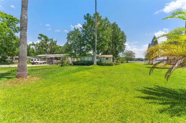 7570 BERKLEY RD, Polk City, FL 33868