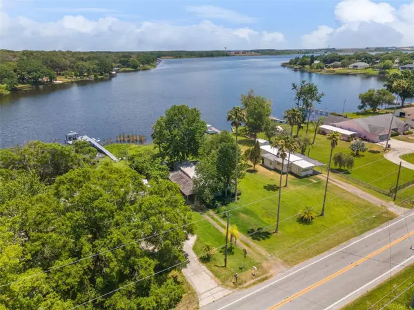 7570 BERKLEY RD, Polk City, FL 33868