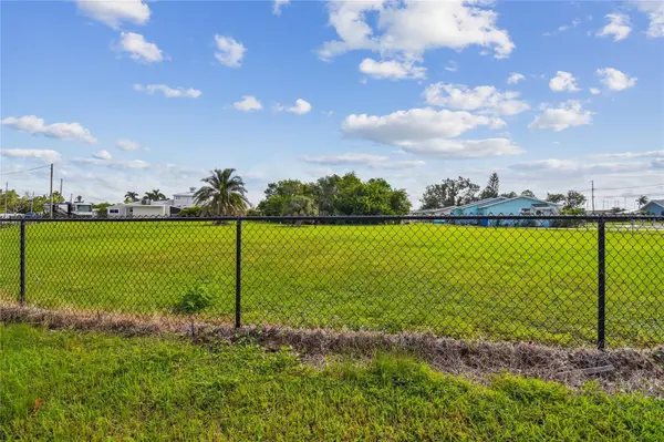 W SHELL POINT RD, Ruskin, FL 33570