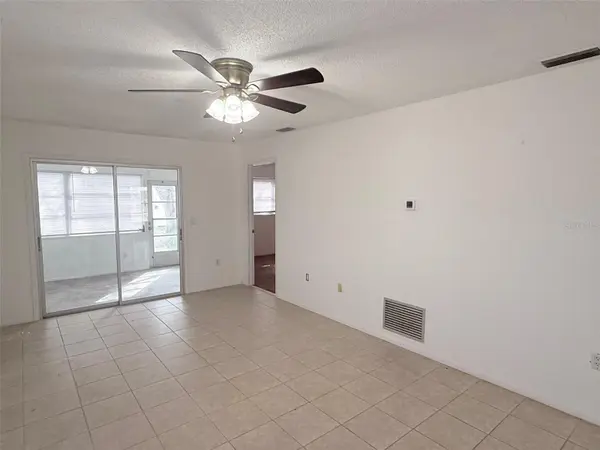390 301 BLVD W #8D, Bradenton, FL 34205