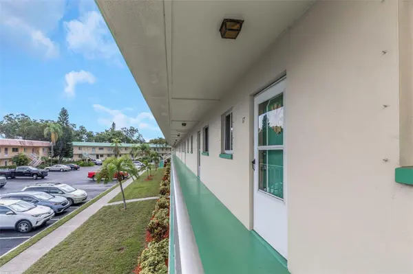 2001 GREENBRIAR BLVD #17, Clearwater, FL 33763
