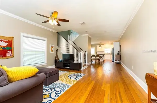 121 W GIDDENS AVE, Tampa, FL 33603