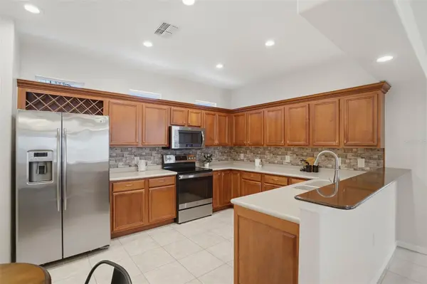 8005 SHADDOCK PL, Land O Lakes, FL 34637