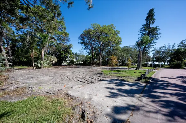1125L FRIENDLY WAY S, St Petersburg, FL 33705