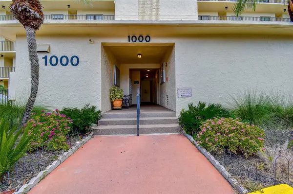 1000 COVE CAY DR #2C, Clearwater, FL 33760