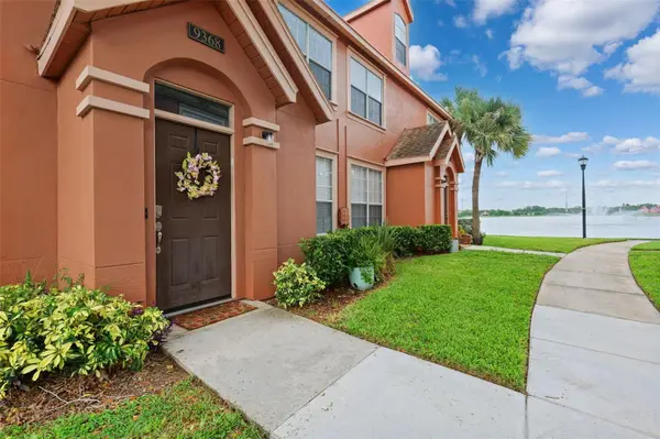 9368 LAKE CHASE ISLAND WAY #9368, Tampa, FL 33626