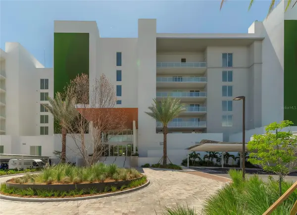 1020 SUNSET POINT RD #302, Clearwater, FL 33755