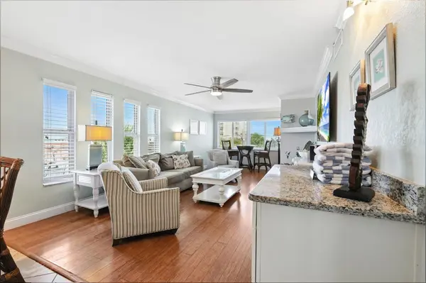 10265 GULF BLVD #A-301, St Petersburg, FL 33706