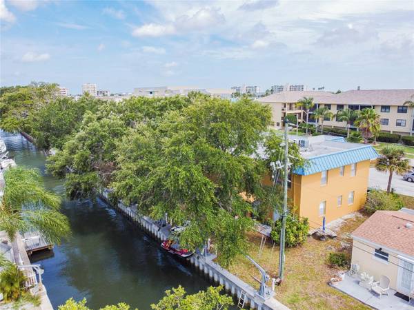 439 S PAULA DR #202, Dunedin, FL 34698