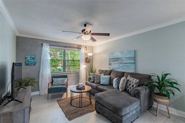 439 S PAULA DR #202, Dunedin, FL 34698
