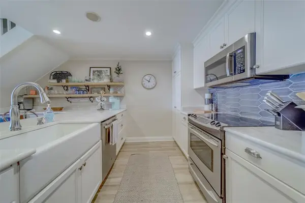 2250 GULF BLVD #B2, Belleair Beach, FL 33786