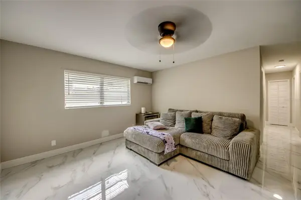 2544 1ST ST #107, Fort Myers, FL 33901