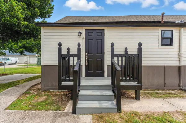 19 W EAGLE AVE, Eagle Lake, FL 33839