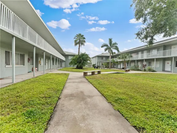 335 47TH AVE N #244, St Petersburg, FL 33703