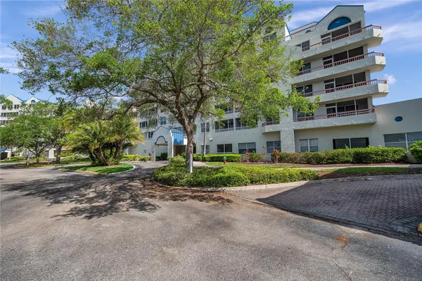 2333 FEATHER SOUND DR #B307, Clearwater, FL 33762