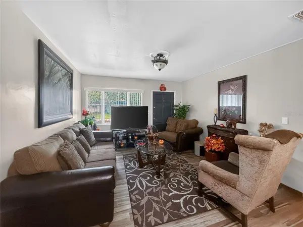 8009 CORNWALL LN, Tampa, FL 33615