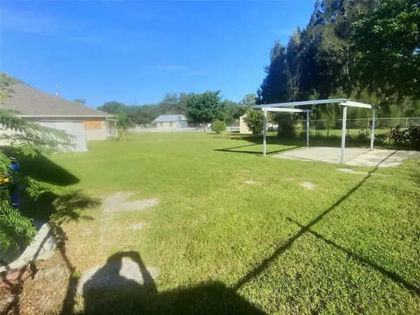 1334 SUNSET DR, Sebring, FL 33870