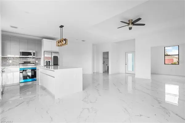 1806 NE 21ST PL, Cape Coral, FL 33909