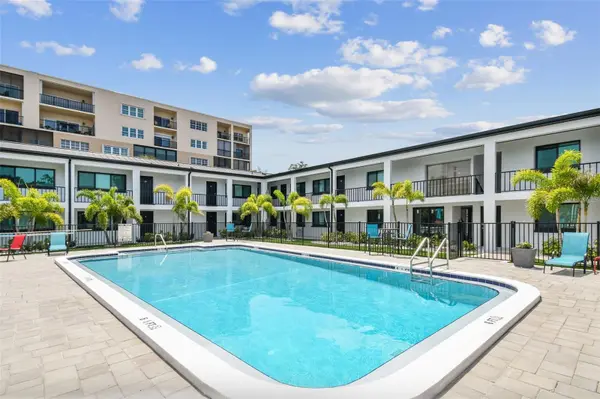 2942 W BAY DR #33, Belleair Bluffs, FL 33770