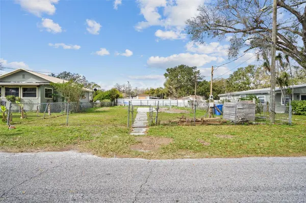 12912 CAMBRIDGE AVE, Tampa, FL 33624