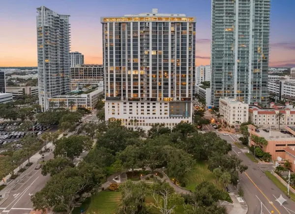 1 BEACH DR SE #2206, St Petersburg, FL 33701