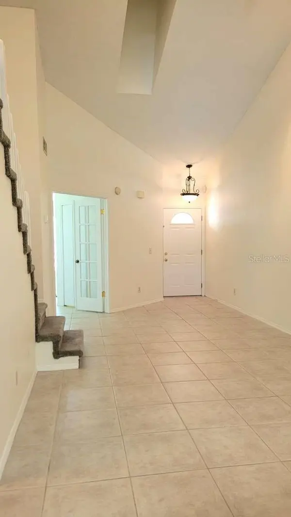 5801 RED CEDAR LN, Tampa, FL 33625