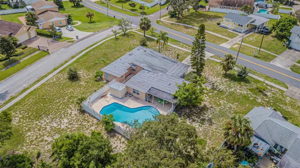 912 RIVERSIDE DR, Tarpon Springs, FL 34689