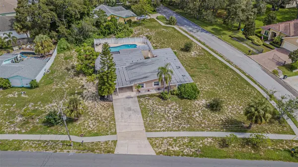 912 RIVERSIDE DR, Tarpon Springs, FL 34689