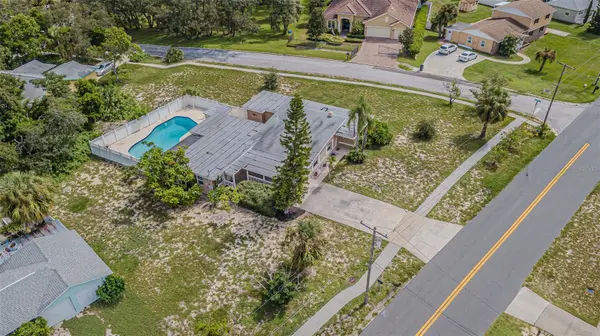 912 RIVERSIDE DR, Tarpon Springs, FL 34689