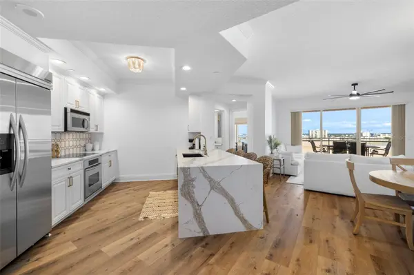 11 BAYMONT ST #909, Clearwater Beach, FL 33767