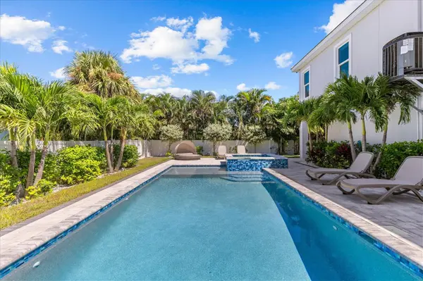 107 12TH ST, Belleair Beach, FL 33786