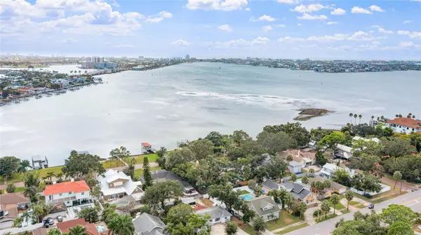 311 SUNSET DR N, St Petersburg, FL 33710