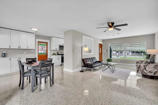 3002 58TH ST S, Gulfport, FL 33707