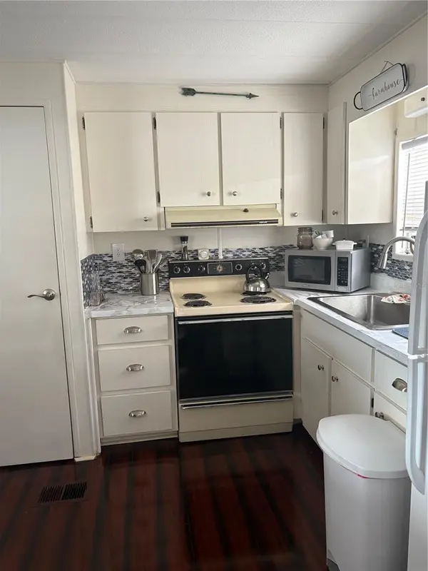 8300 SEMINOLE BLVD #229, Seminole, FL 33772