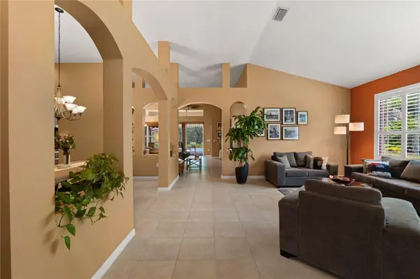 9020 N RIVER RD, Tampa, FL 33635