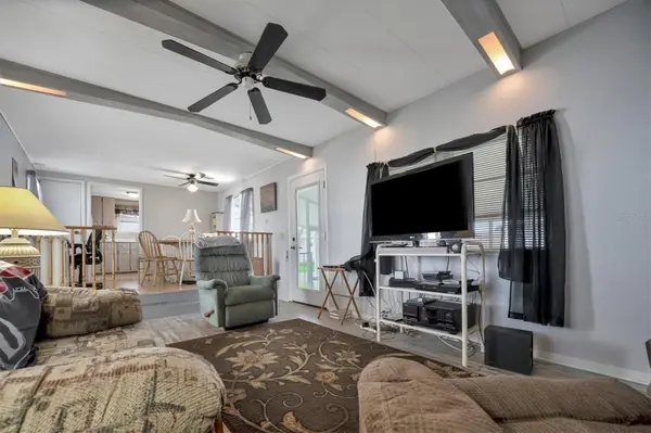 122 E SAINT ANNES CIR, Apollo Beach, FL 33572