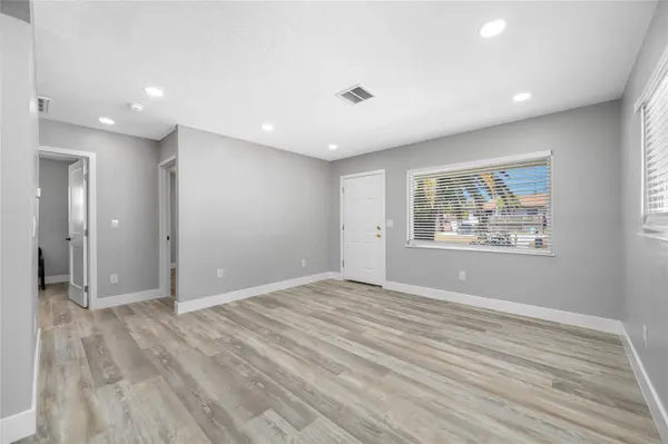 340 79TH AVE, St Pete Beach, FL 33706