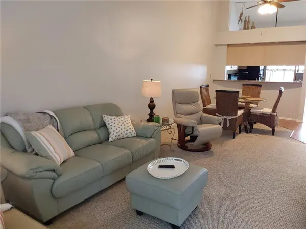 153 SUN ISLE CIR, Treasure Island, FL 33706