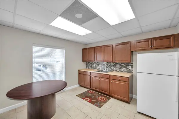 2401 W BAY DR #410, Largo, FL 33770
